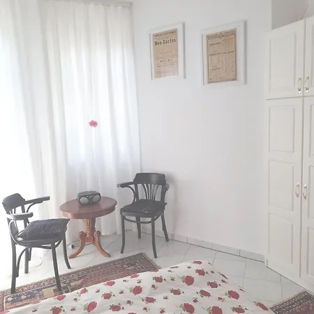 In Alsoers Mit Garten Und Terrasse Apartment Alsoors